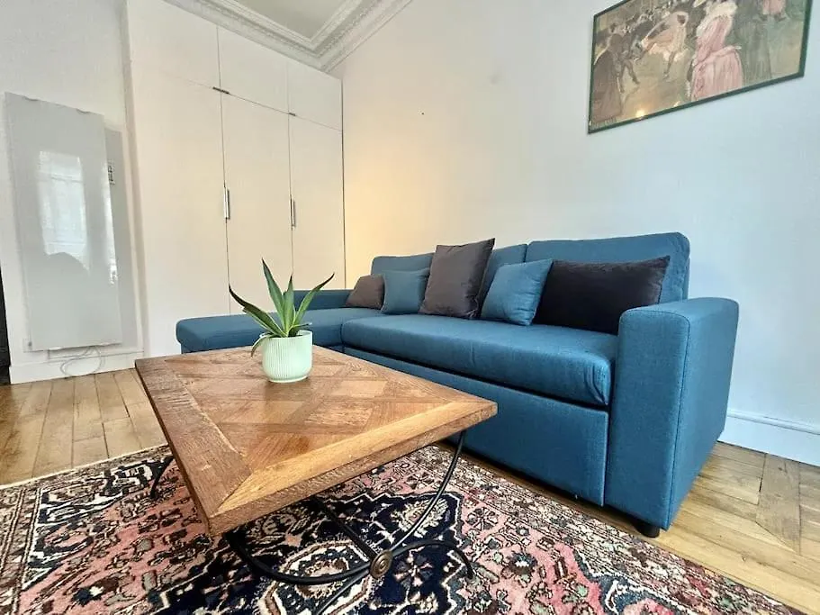 Charming - Rentaway Apartment